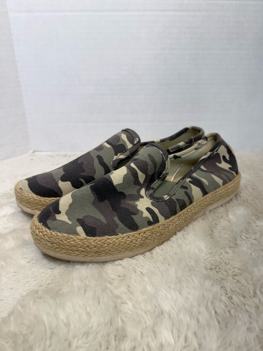 Espirit Nadine size 10 camo slip-on espadrilles